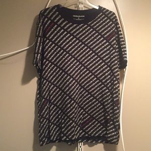 Calvin Klein Tee (ALWAYS OPEN TO OFFERS)